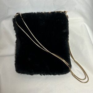 DINO & PELLE Elegant Black Faux Fur Shoulder Bag